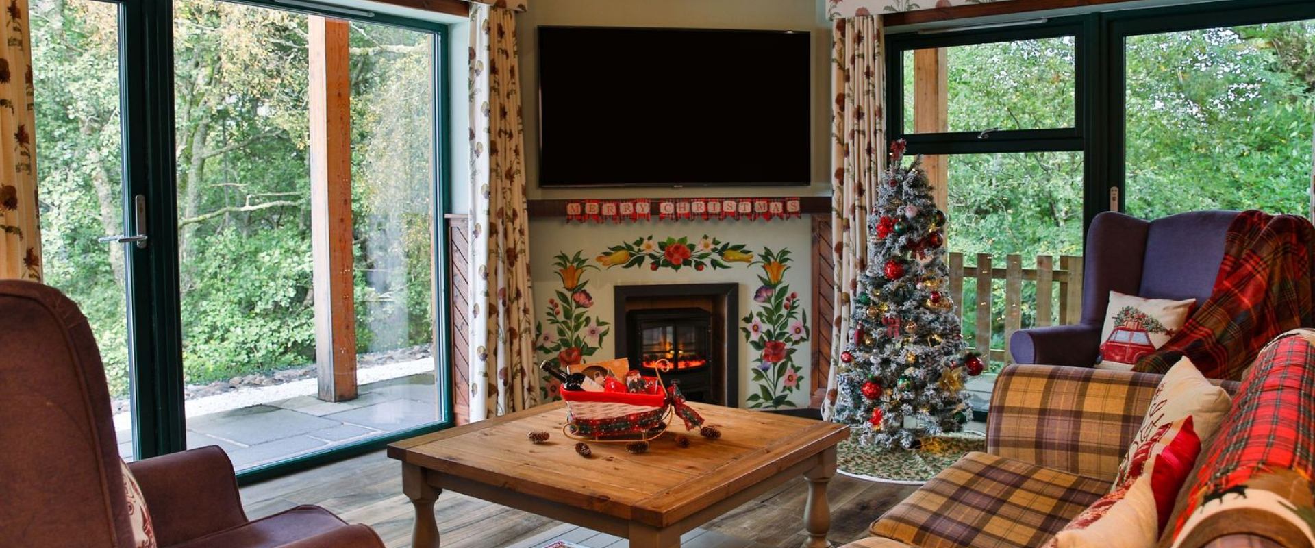 CHRISTMAS AT THE CABINS