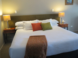 One bedroom units (3)