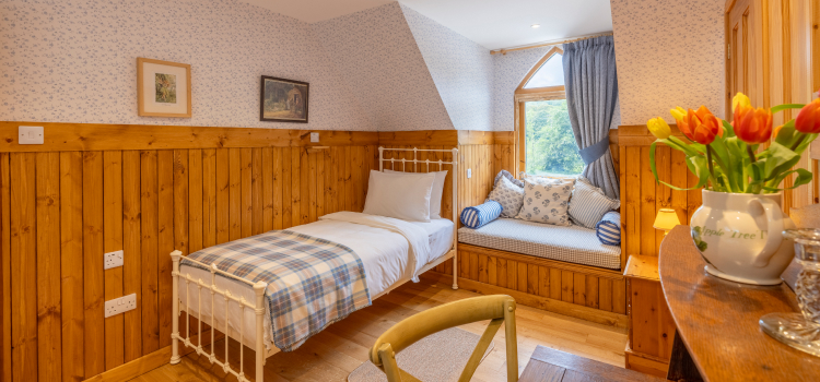 The Log Cabin at Rokeby Manor 