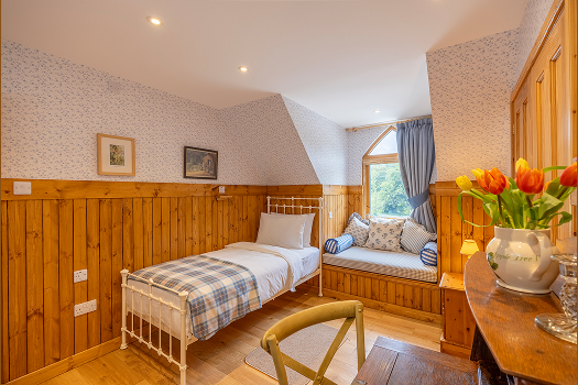 The Log Cabin at Rokeby Manor 