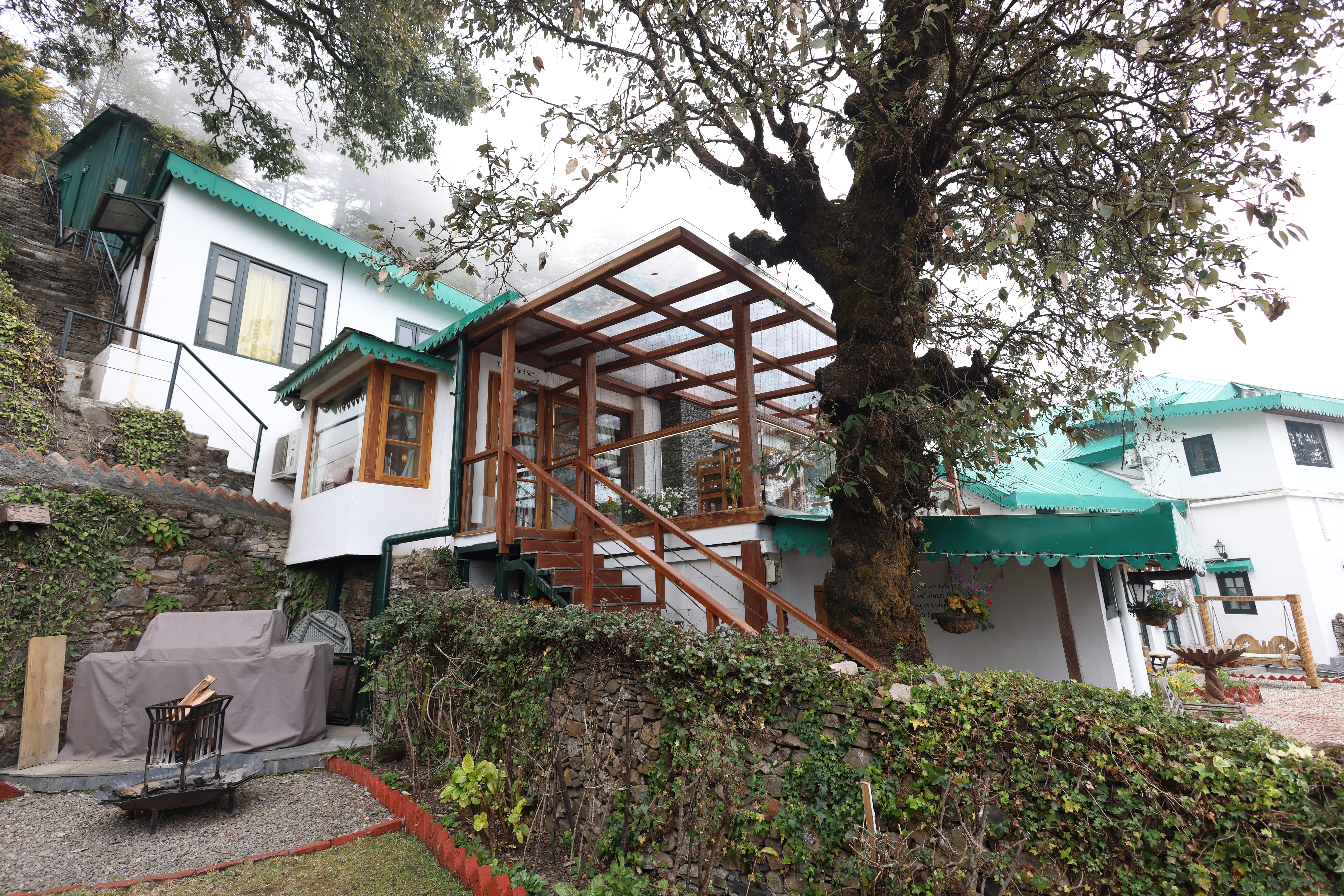 Highland-Suite-slider