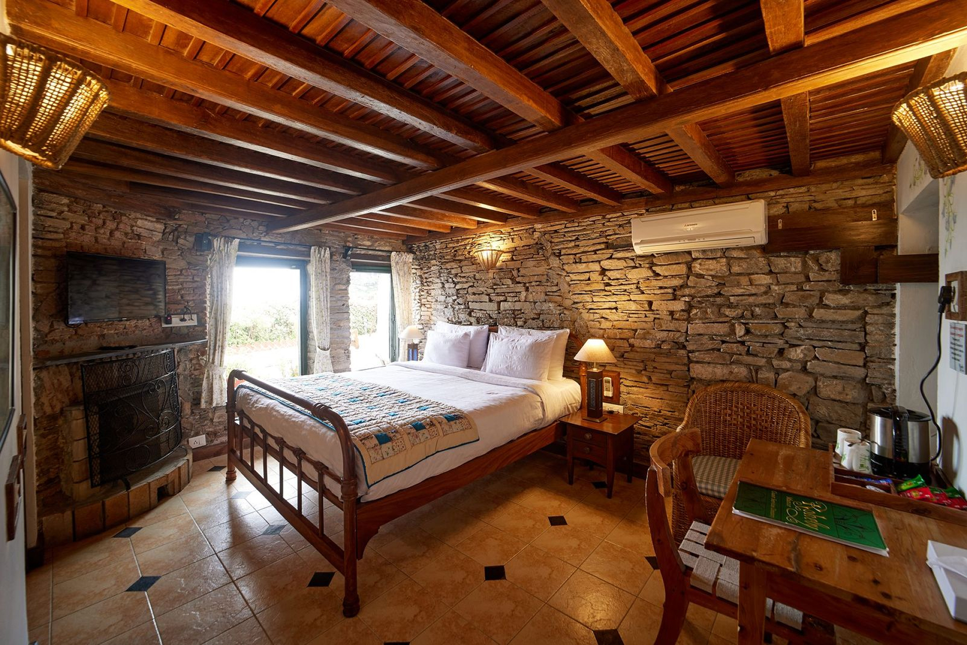 Manor Rooms